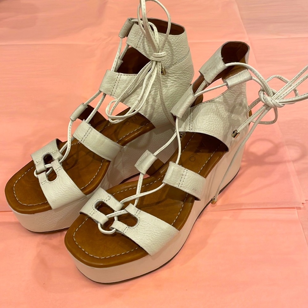Carrano US7 Lace Up Leather Wedges